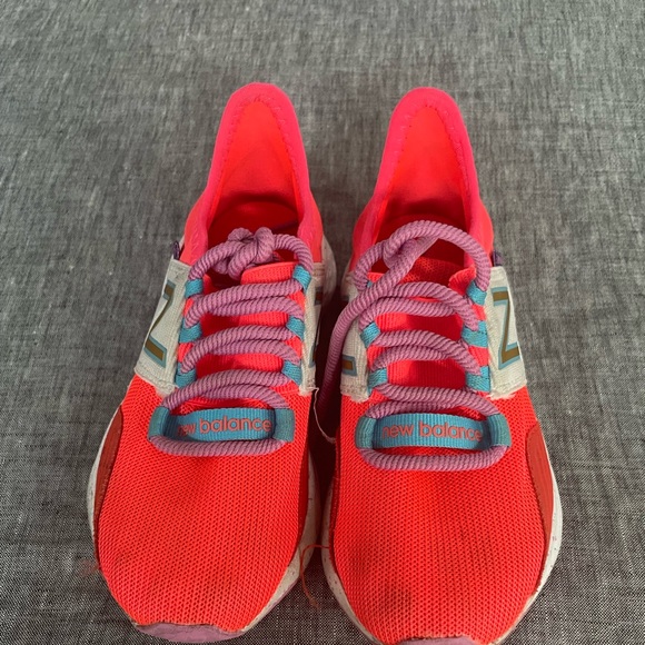 Girls new balance sneakers - Picture 1 of 1